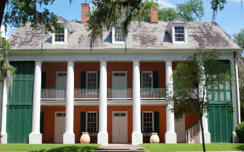 Carpetbaggers invested large amounts in purchasing plantations and becoming landowners, despite denouncing the evils of the plantation system.