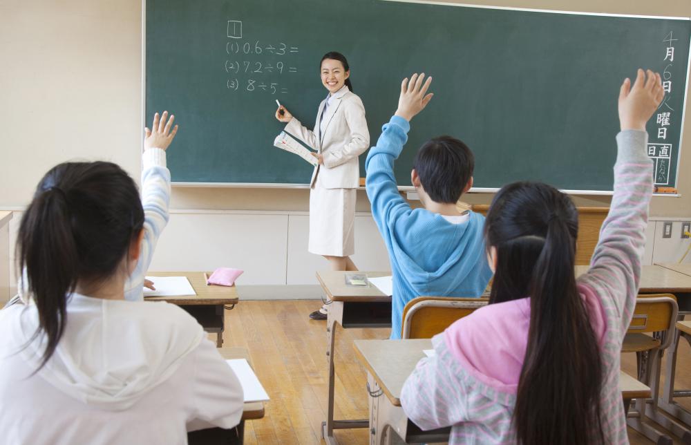 Lecturing may work well in a math class for middle school students.