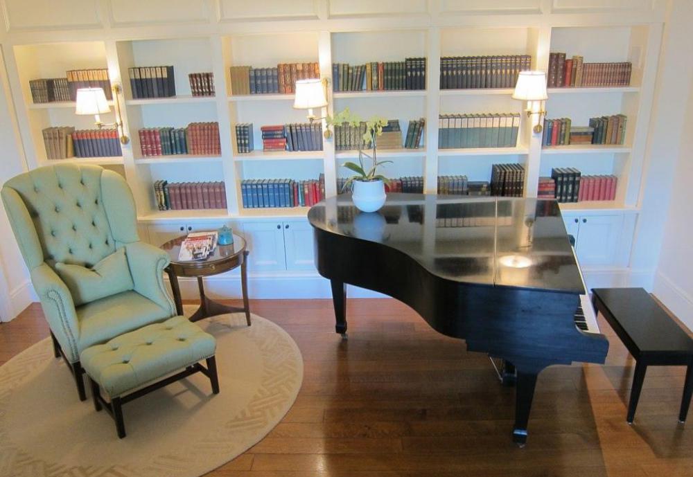 Piano shawls may be used to decorate baby grand pianos.