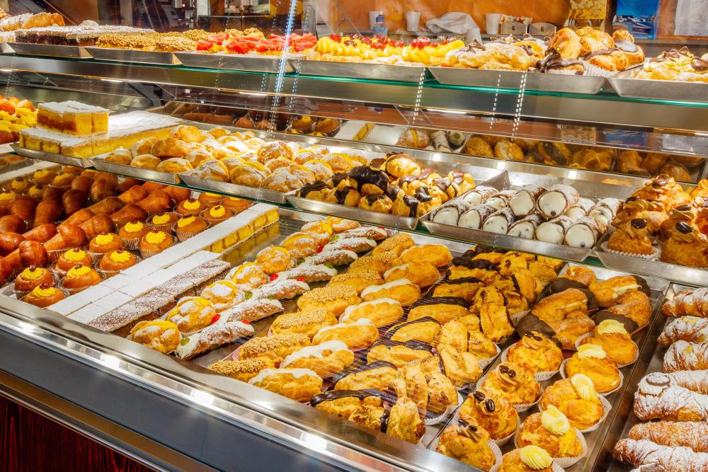 Glassine may be utilized in bakeries.