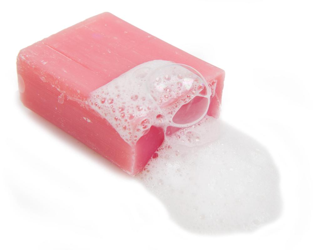 石鹸は硬水で洗うと皮膚に蓄積する可能性があります。
