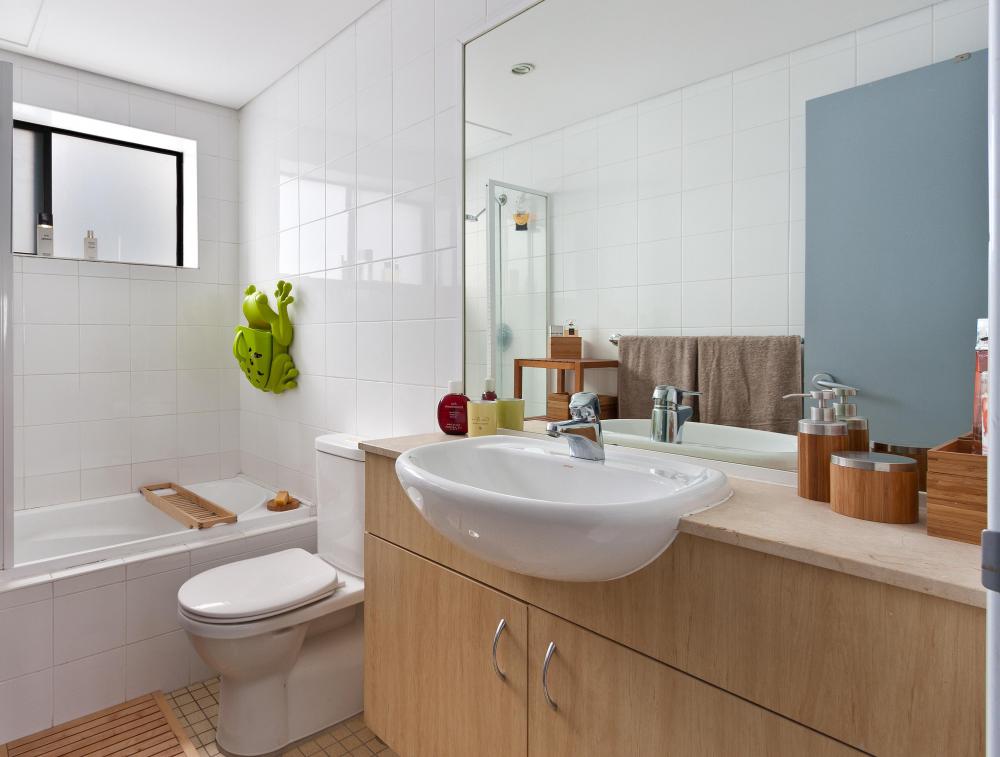 Symptoms of uterine cysts may include pain during urination.