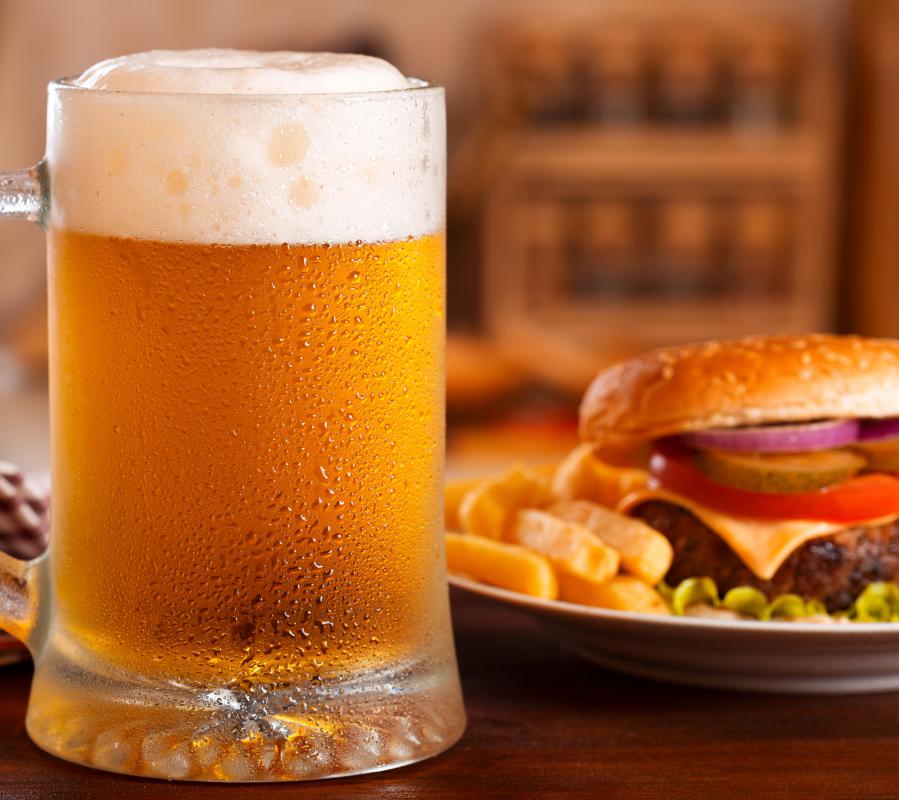 Poor diets might explain the perceived link between alcohol and diverticulitis.