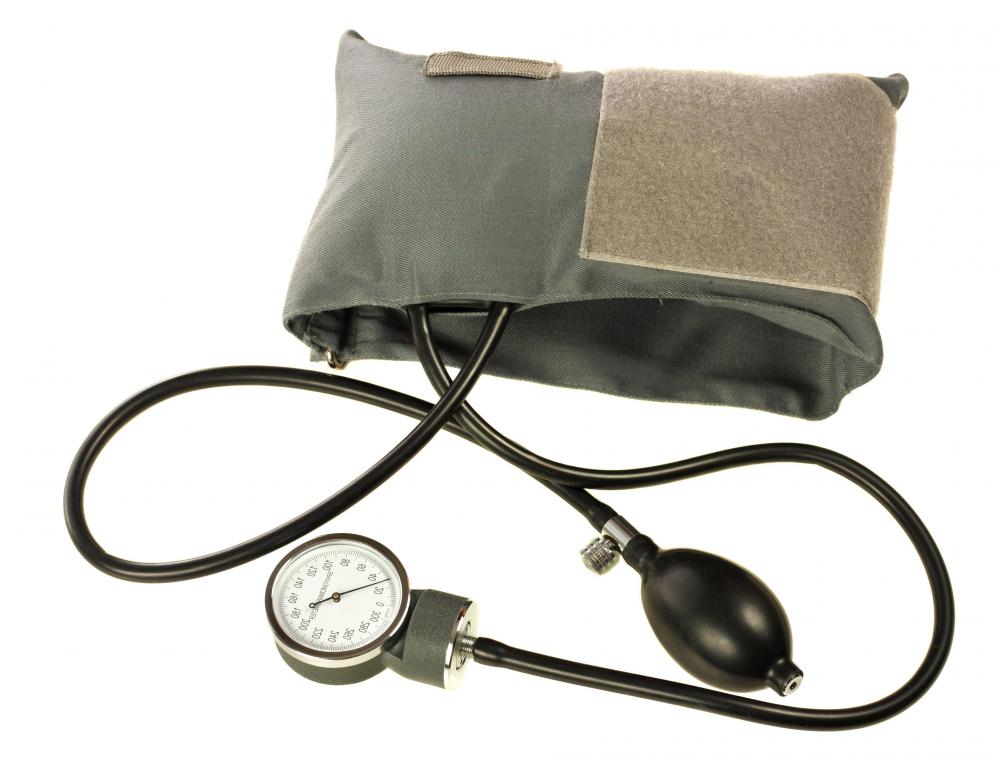 Combining lisinopril and alcohol may result in dangerously low blood pressure.