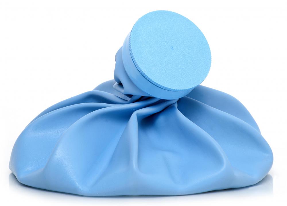 An ice pack may help reduce swelling associated with a fractured toe.