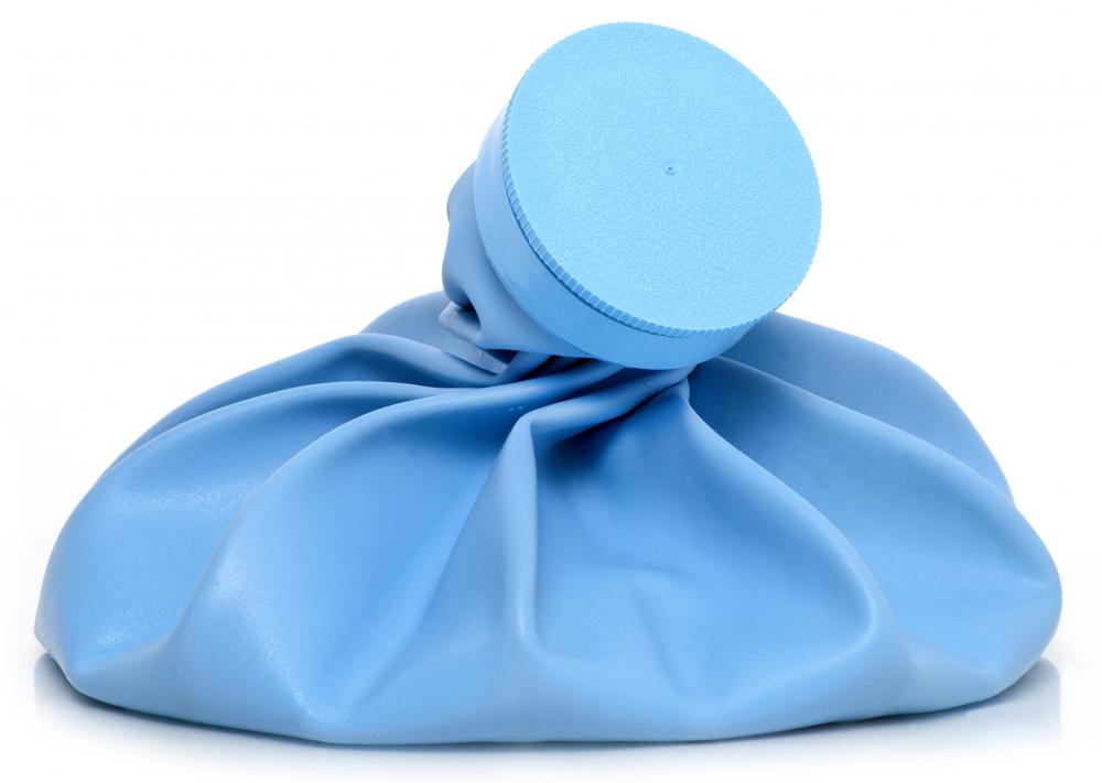 An ice pack may help relieve inflammation of the intercostal nerves.