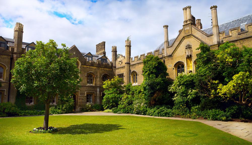Lord Byron studied in Cambridge, England.