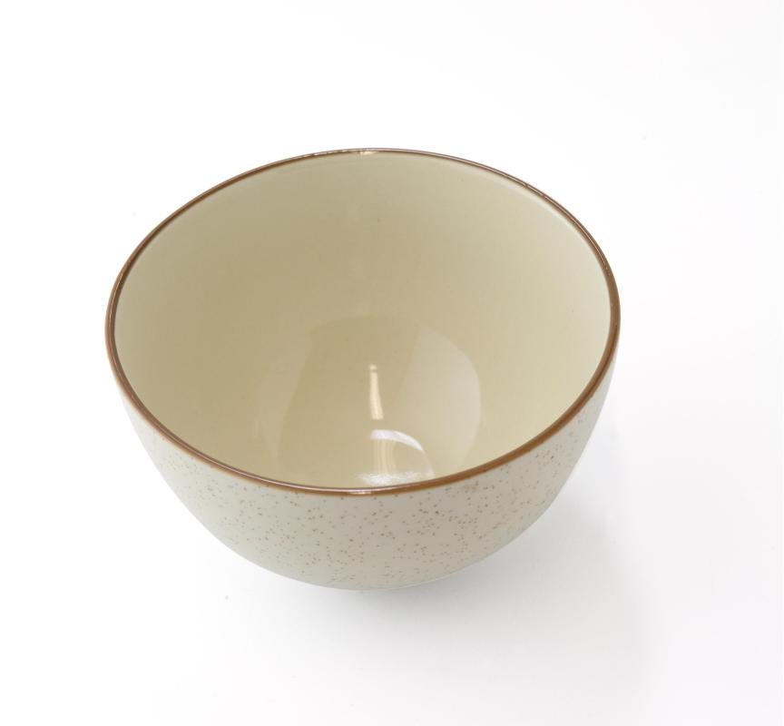 Fettling is sometimes used in reference to the polishing and cutting of ceramic bowls.