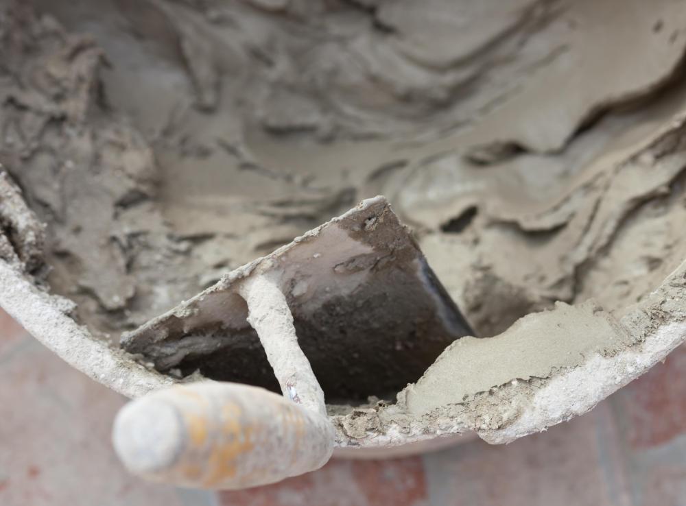 Mortar is the ideal bonding agent for outdoor concrete projects.