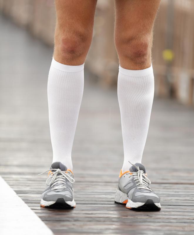 Wearing improper footwear during the day may cause itchy feet at night.