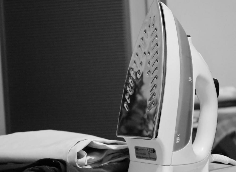Sources indicate that extreme ironing should be done with commercially available irons and ironing boards.