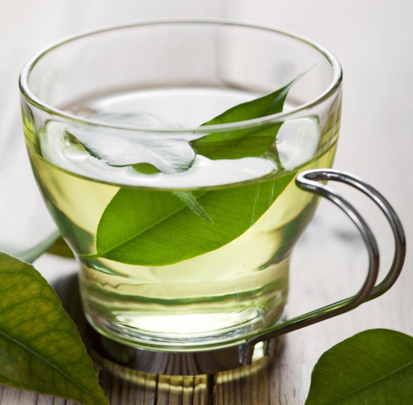 Green tea contains catechin and epicatechin, two flavonoids that have substantial antioxidant and anti-aging properties.
