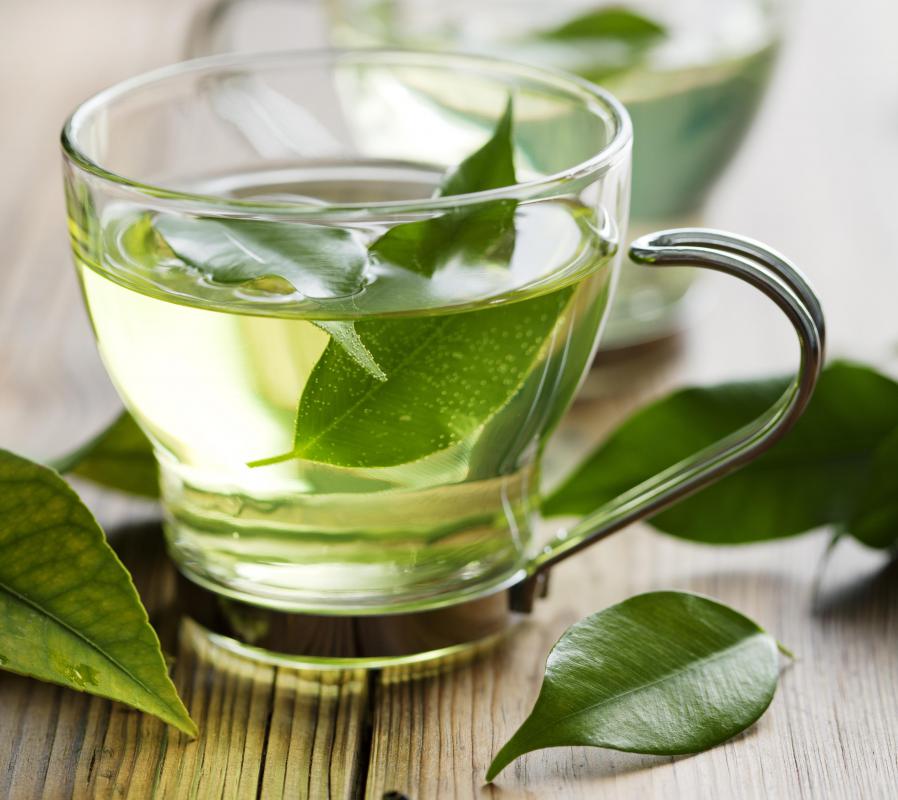 Boldo tea is usually made in the same way as traditional green tea.