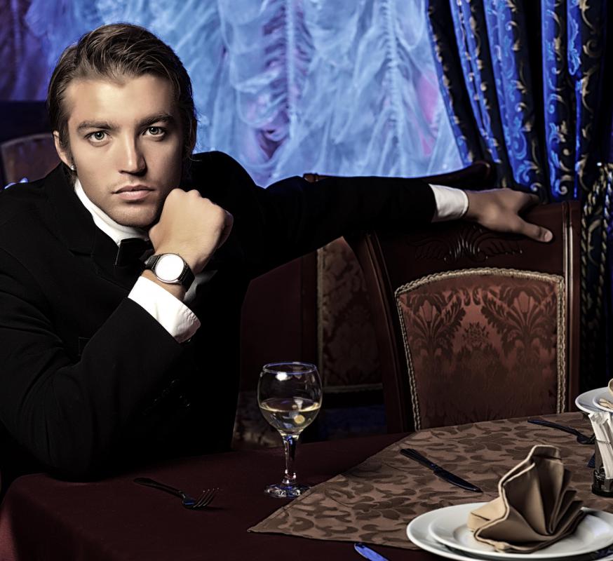 Con men strive to earn trust, which they often do by appearing dashing and in no need of someone's money.