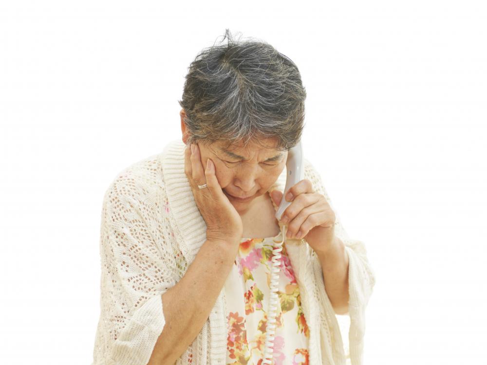 Individuals experiencing an allergic reaction to a yellow jacket sting may need to call 911 for assistance.