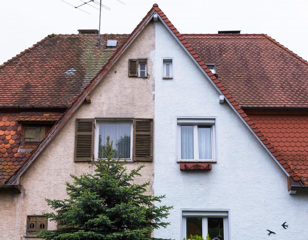 A duplex might be described as a maisonette.