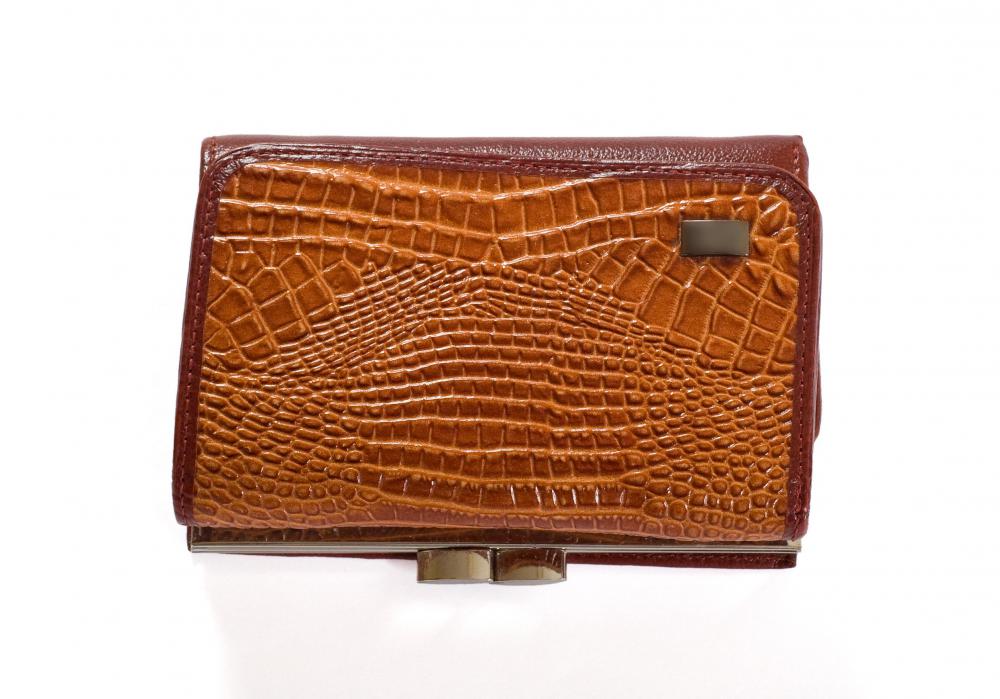 Aniline dyes are often used on leathers, such as alligator skin, because it does not damage grain or texture.