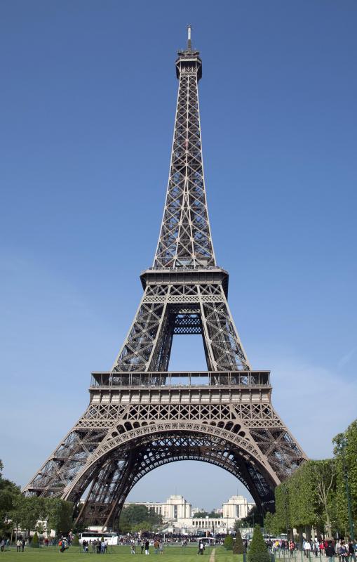 One famous con involved the "sale" of the Eiffel Tower to scrap metal buyers.