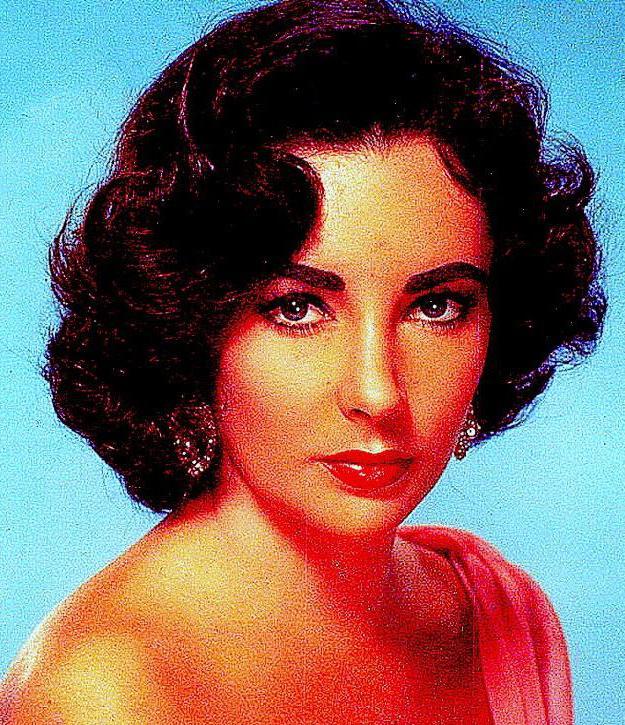 Elizabeth Taylor had double eyelashes.