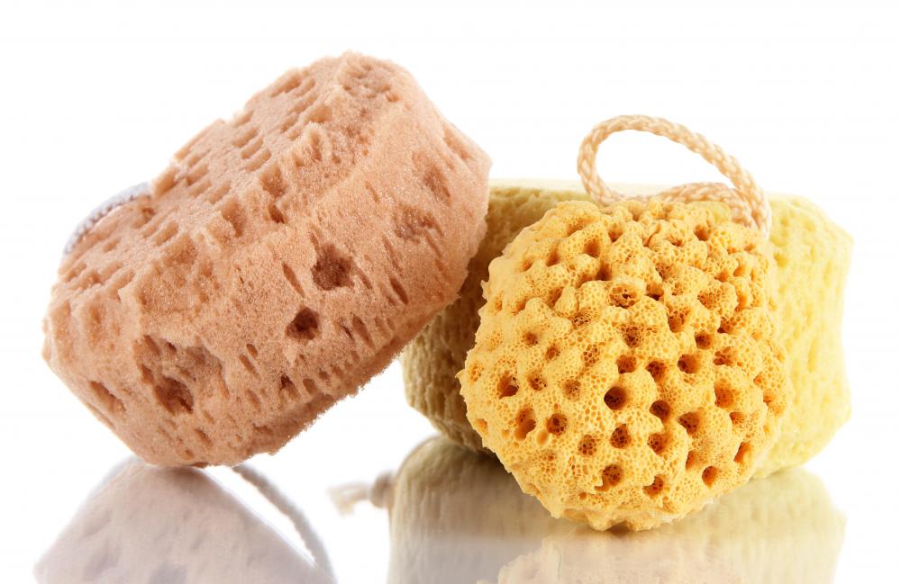 Taking an evaporated milk sponge bath can relieve itching and help soothe skin.