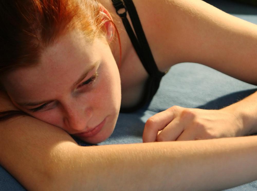 Symptoms of monocytosis may include fatigue and weakness.
