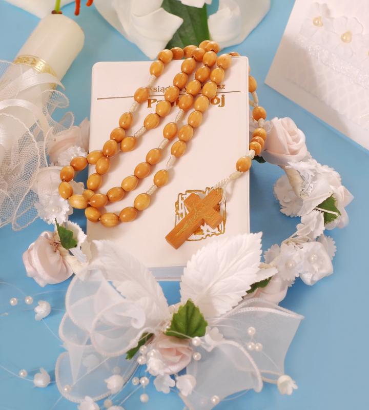 Children are often given a rosary, a certificate, and a small bible after their first communion.