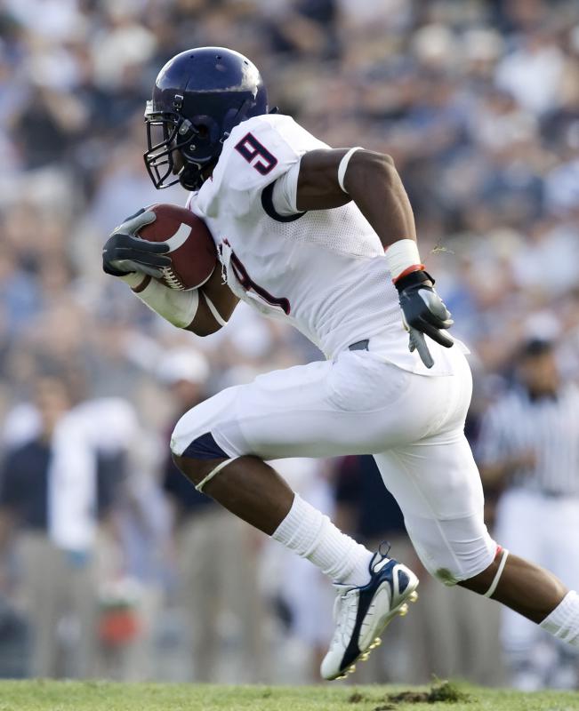 An isokinetic dynamometer may be used to evaluate muscle performance of professional athletes.
