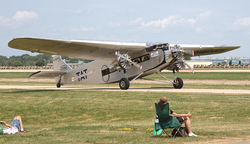 The development of reliable airliners, such as the Ford Trimotor, in the 1920s and 30s made passenger dirigibles largely obsolete.