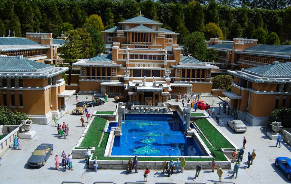 Frank Lloyd Wright redesigned Tokyo's Imperial Hotel, which was later rebuilt.