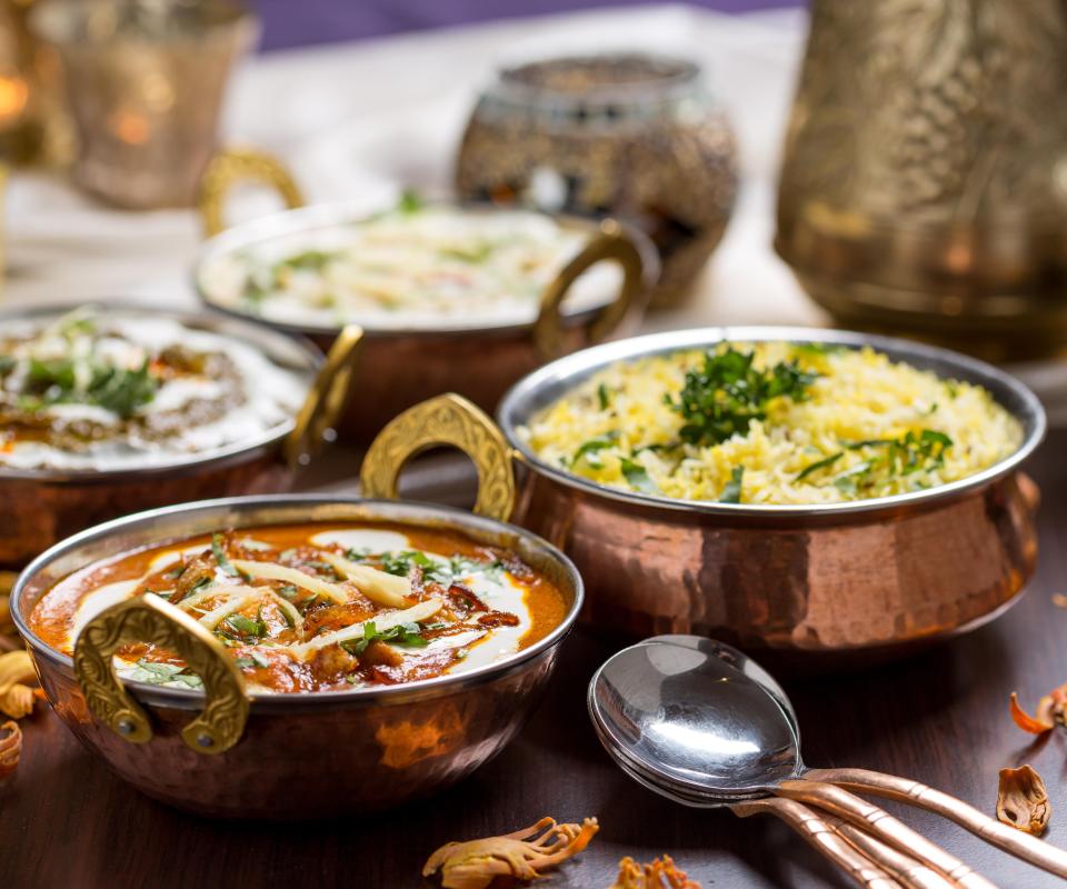 The heat from spicy Indian curries acts as a natural decongestant.