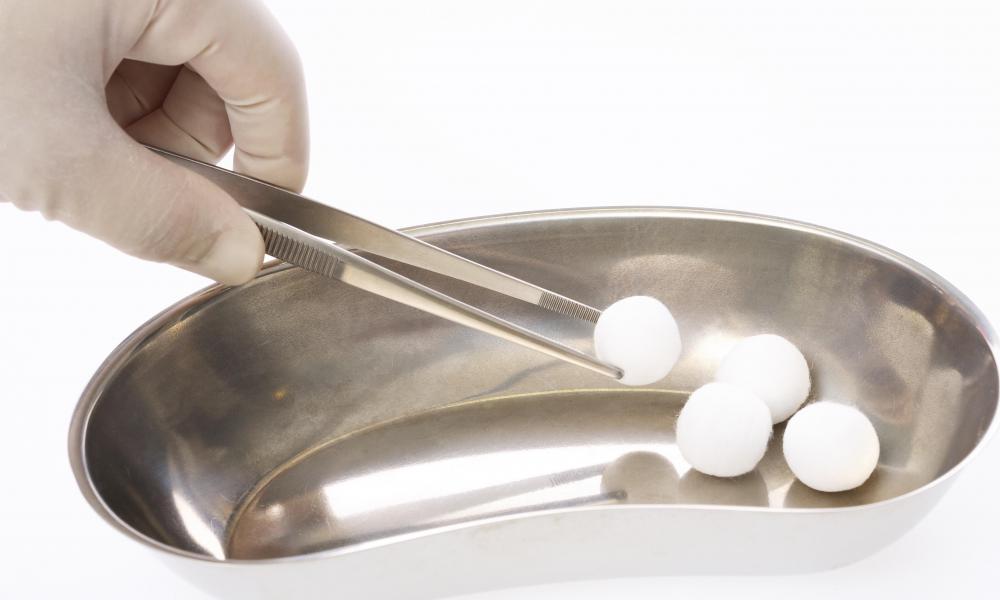 Tweezers may be used to pluck ingrown hairs that are causing swollen hair follicles.