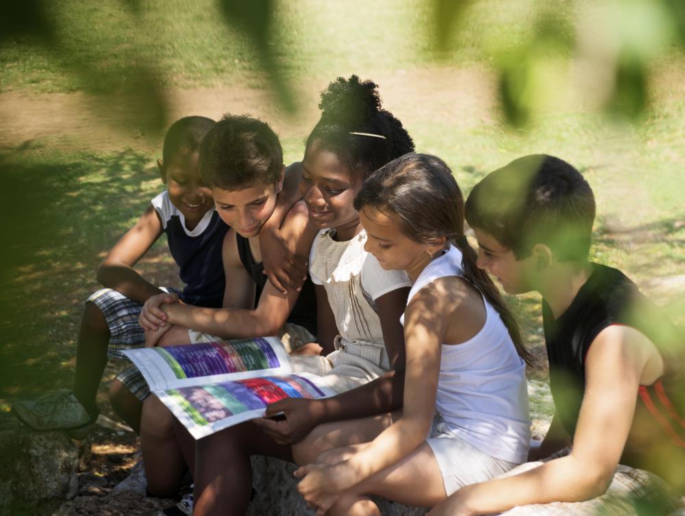 Reading pictures teaches children to assign meaning to objects on a page.