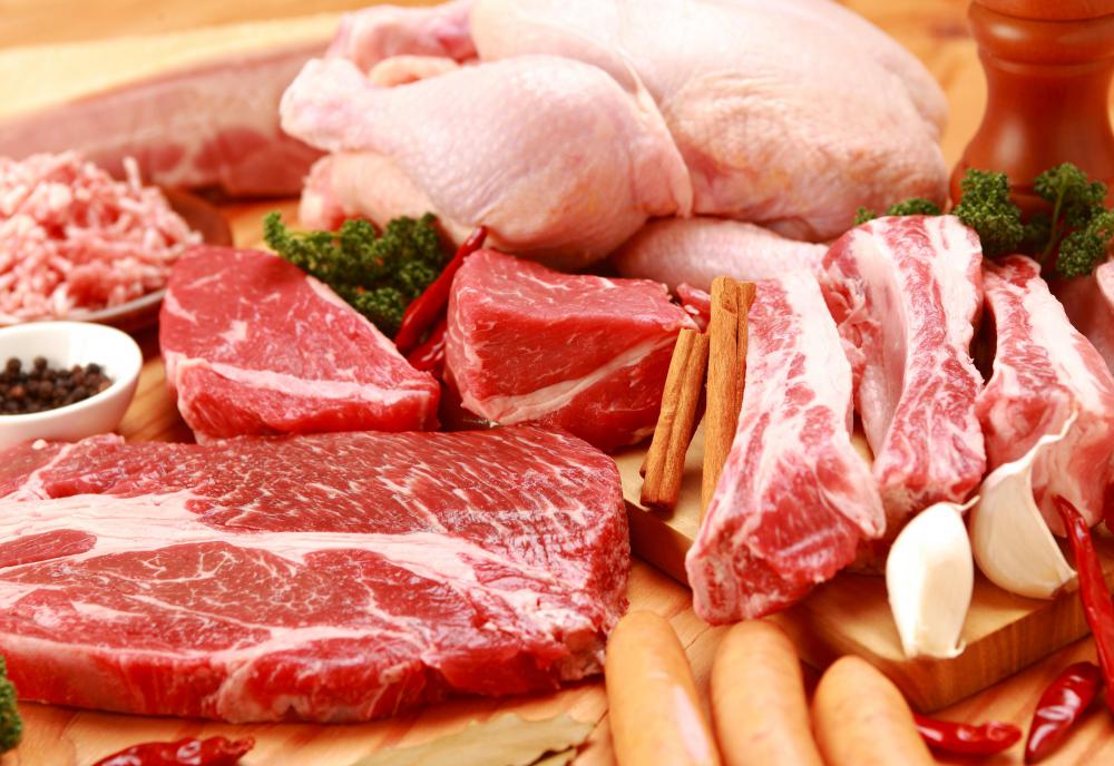 It's important to have a separate cutting board for cutting raw meat.