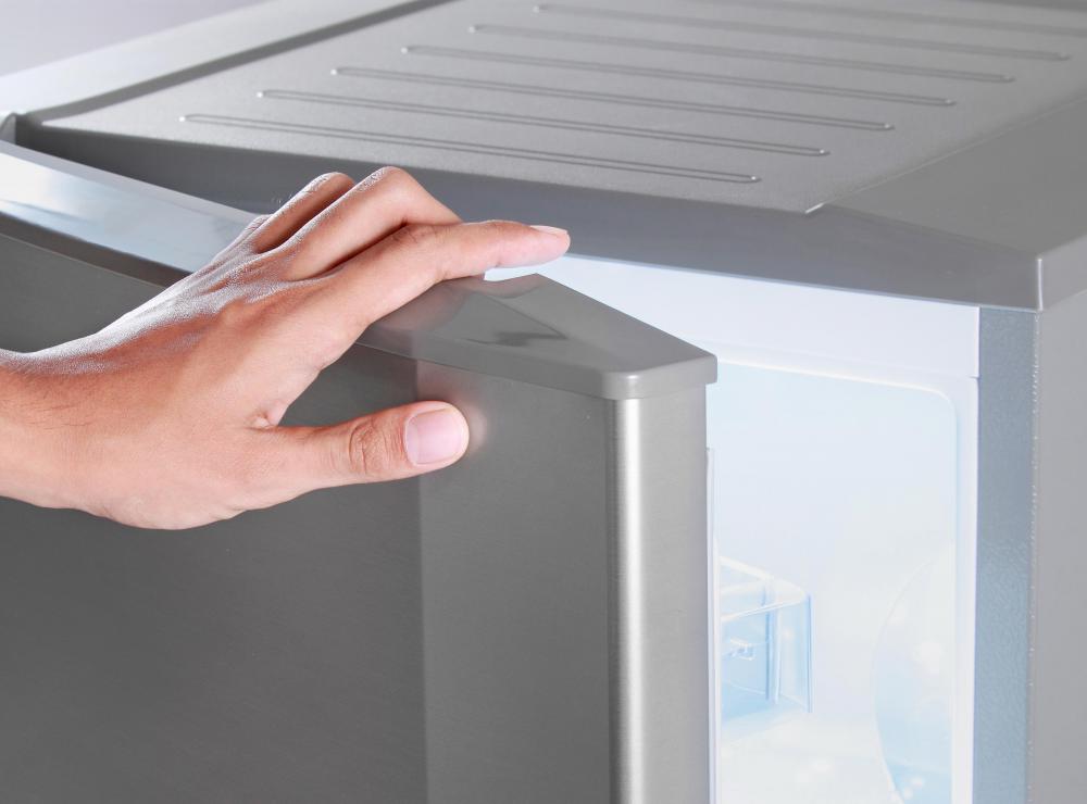 Henna powder may be stored in a refrigerator for up to 30 days before use.