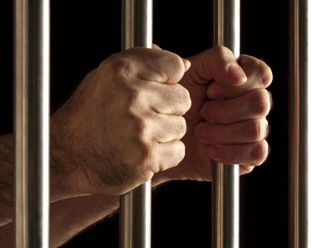 A person in violation of a restraining order may face imprisonment.