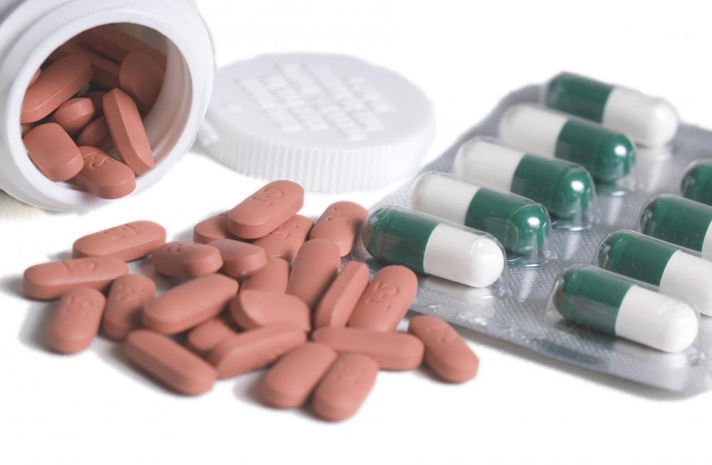 Medication may help relieve pain associated with a bruised shoulder.