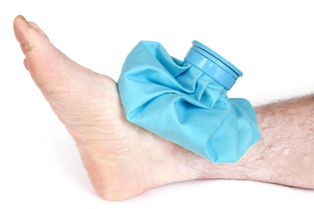 Applying an ice pack to a swollen ankle may help relieve pain.