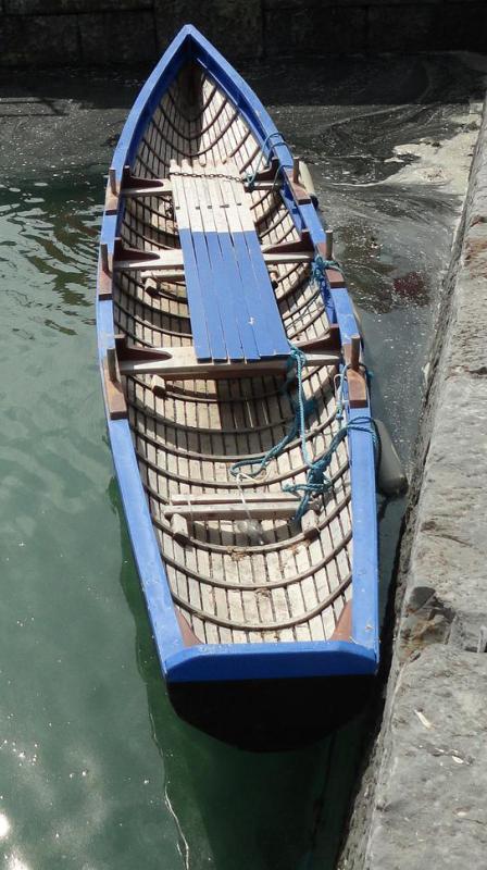 In the case of the traditional Irish currach, an exterior of stretches leather is used to seal the hull off from water.