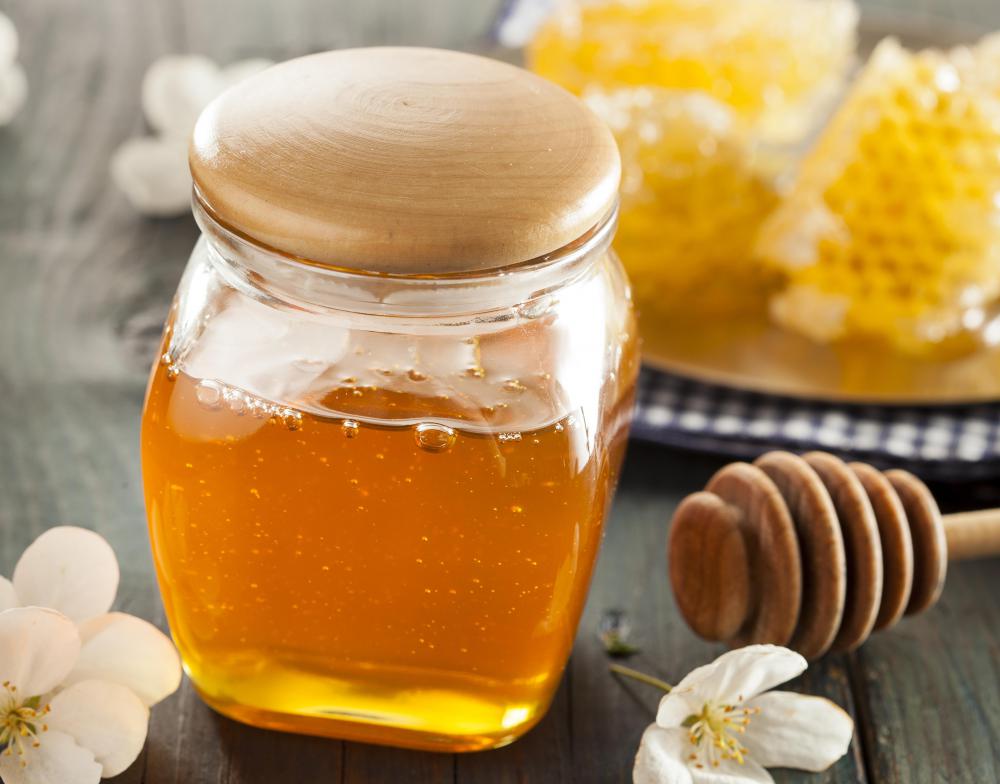 Manuka honey refers to honey made from bees that mostly feed on manuka plants.