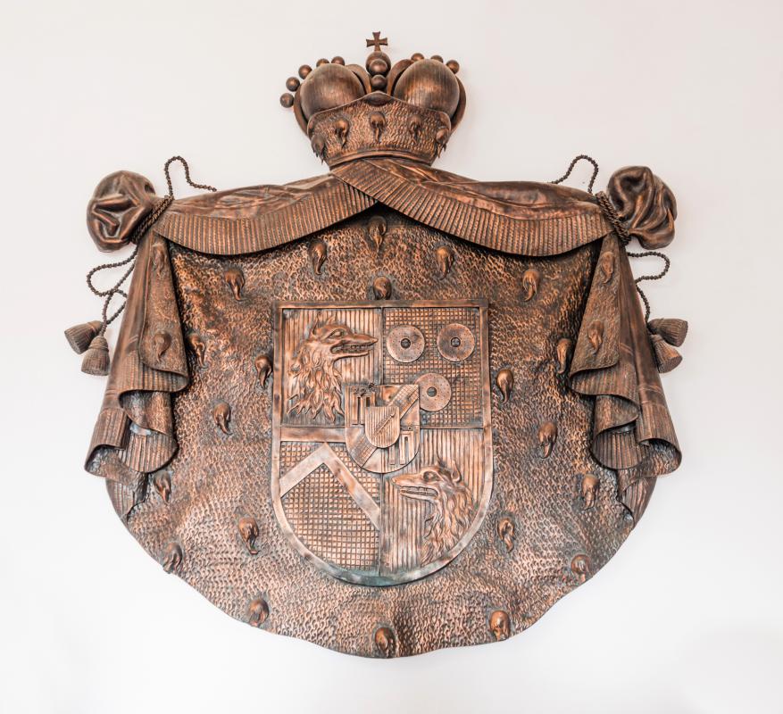 A coat of arms symbol was often displayed on a knight's shield.