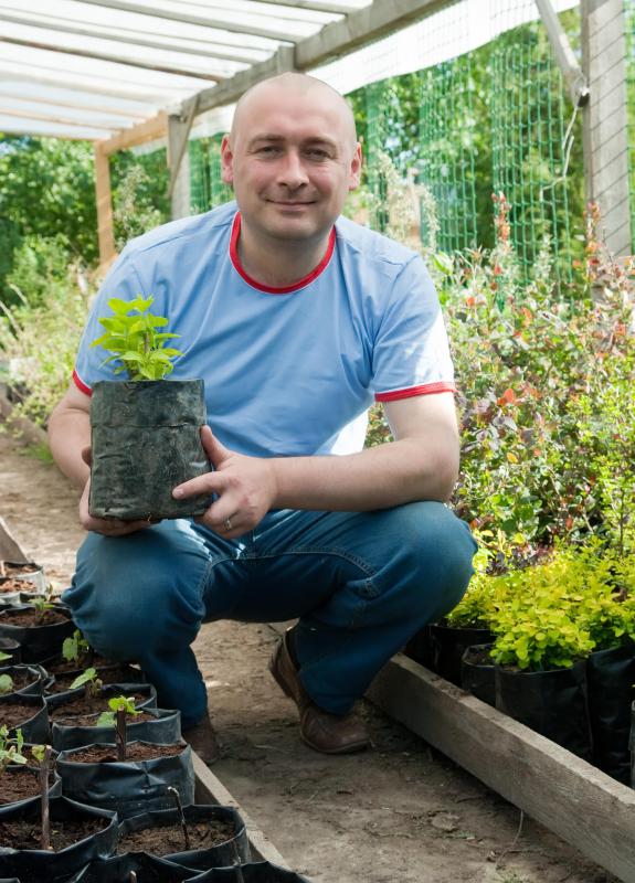 A nursery greenhouse supervisor is one type of horticulture job.