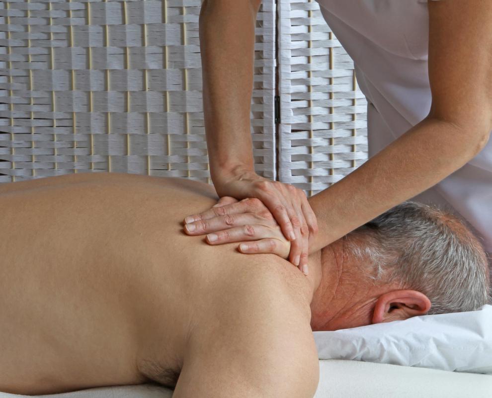 Massage may reduce the stress caused by back pain, which can lead to IBS flareups.