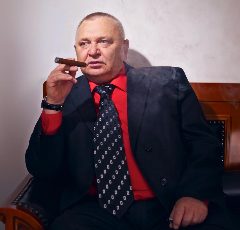 Smoking and being overweight are risk factors of developing reversible ischemia.