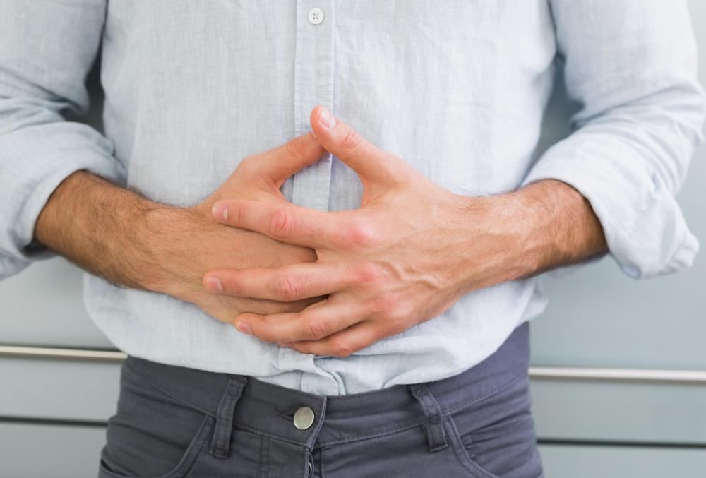 The combination of alcohol and creatine may cause stomach pain.