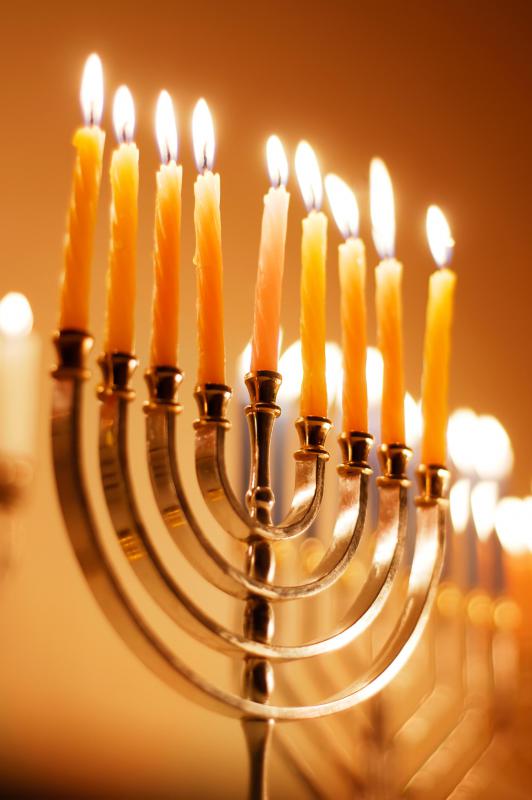 "Jewish" is used as an adjective to refer to ancestry or the religion.