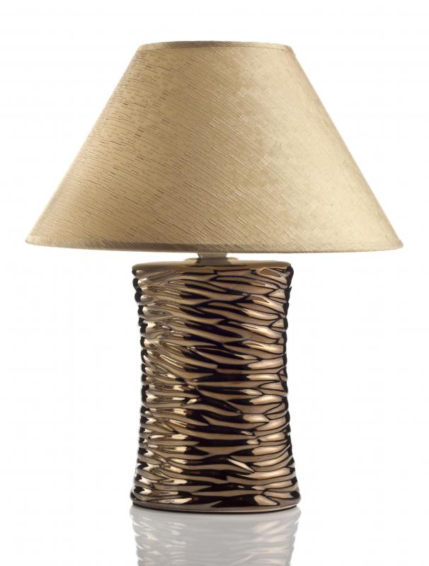 Burlap can be used to create lampshades.