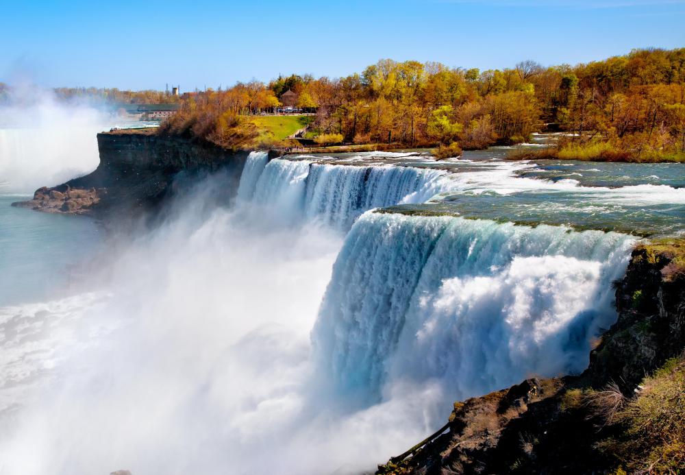 The beautiful natural setting of Niagara Falls makes it a popular honeymoon destination.