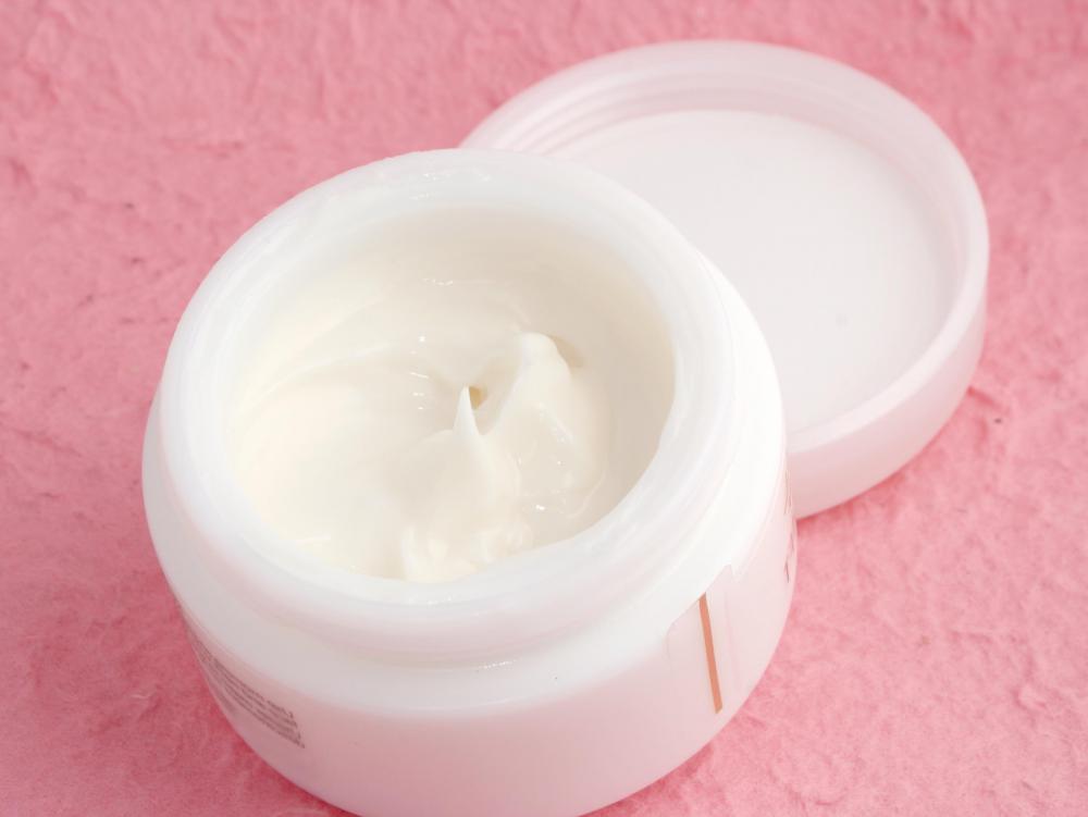 Moisturizers with lactic acid works best for keratosis pilaris.