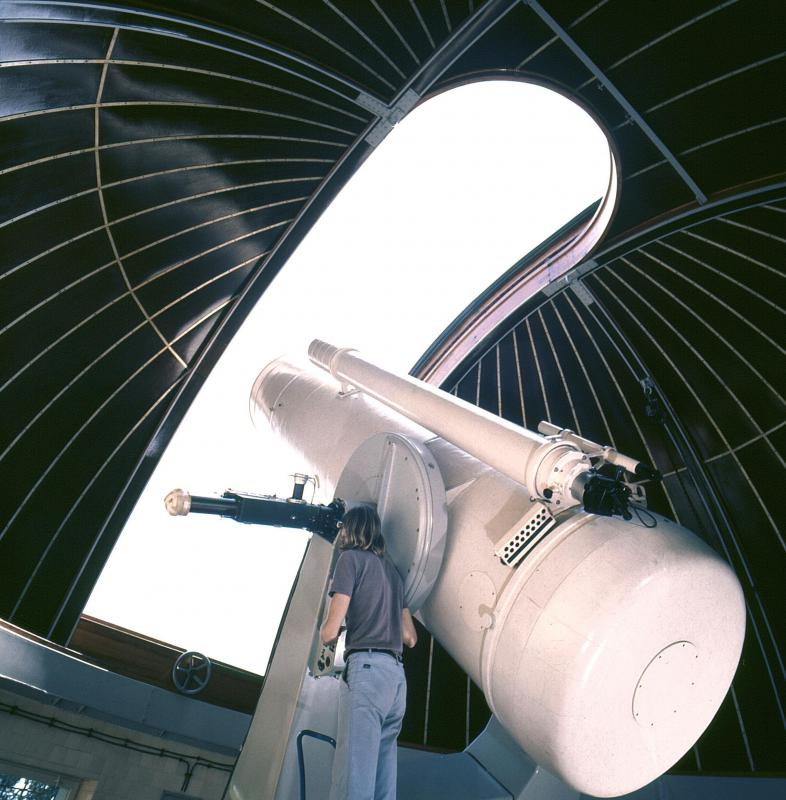 Big or small, nearly all telescopes share common parts, such as a tube-shaped body, lenses and mirrors.