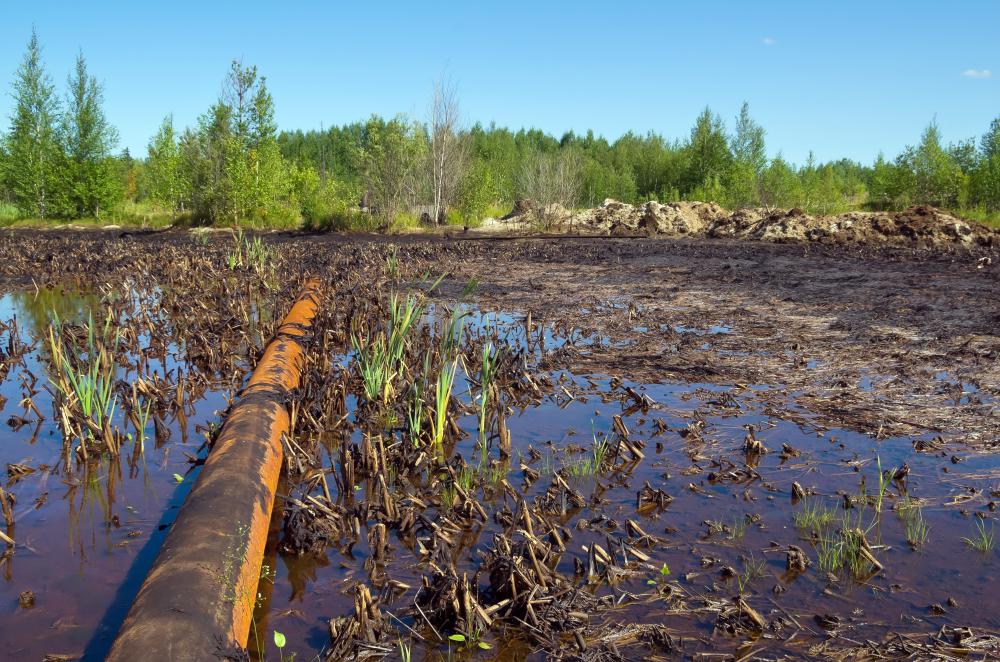 A drawback to using fossil fuels such as oil is pollution.